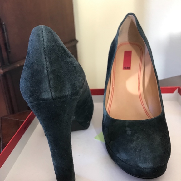 5/48 Olivia Suede Pumps - Picture 3 of 3